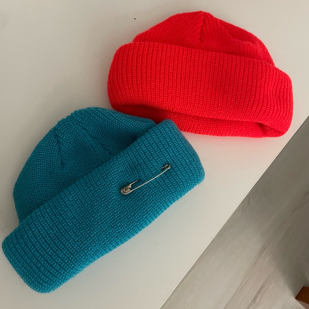 2 short beanies